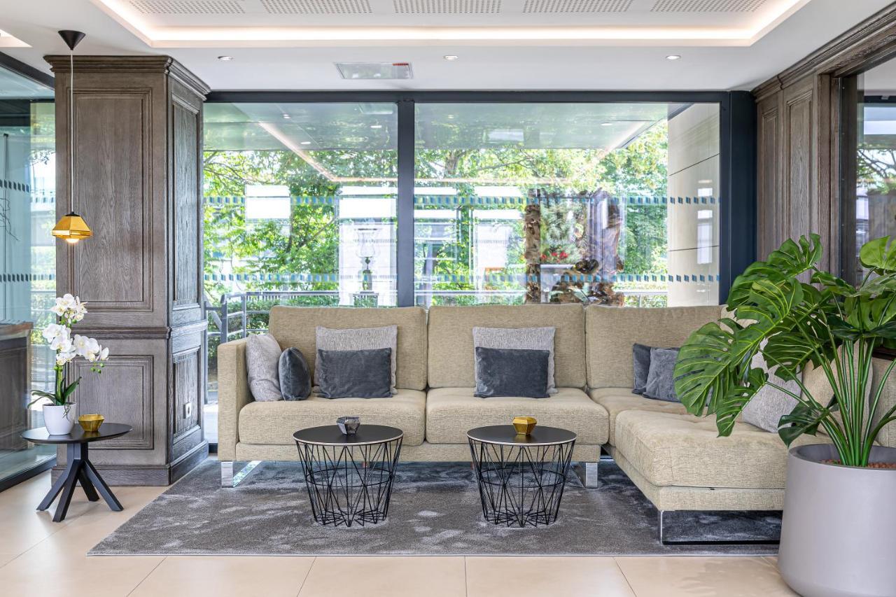 Les Jardins De St Cloud Aparthotel Сен-Кло Екстериор снимка