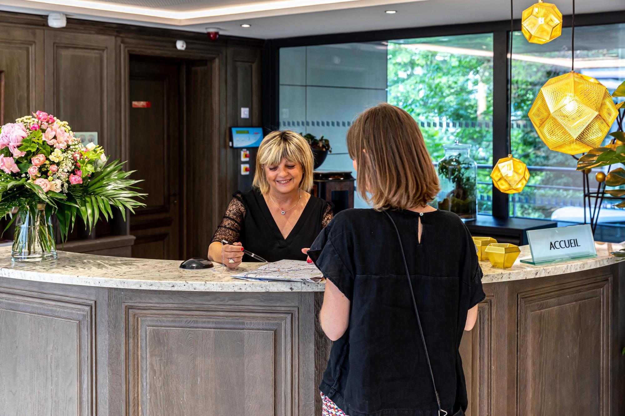 Les Jardins De St Cloud Aparthotel Сен-Кло Екстериор снимка