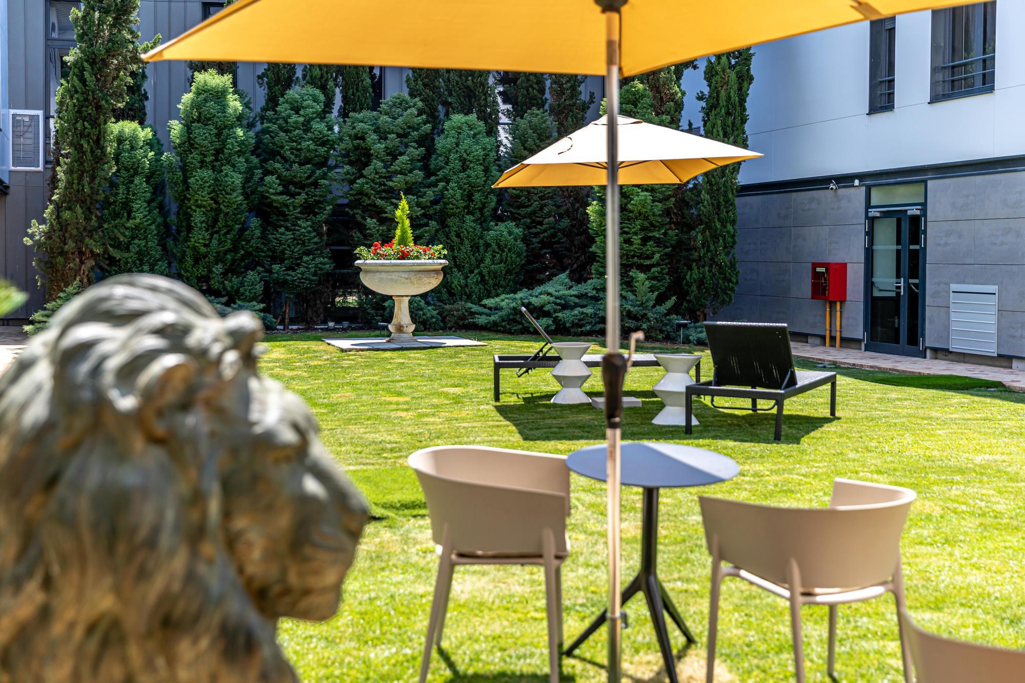 Les Jardins De St Cloud Aparthotel Сен-Кло Екстериор снимка