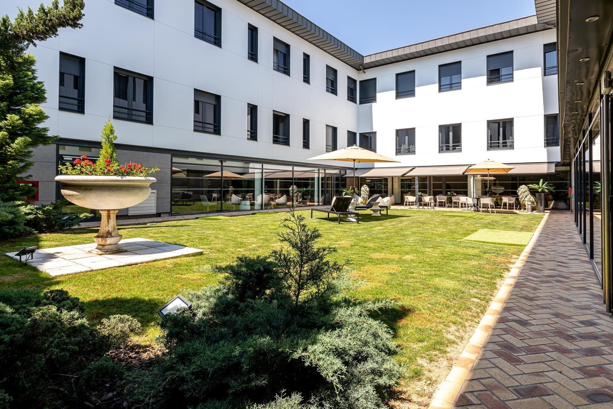 Les Jardins De St Cloud Aparthotel Сен-Кло Екстериор снимка
